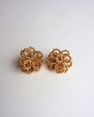 Aretes flores metalicas