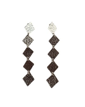 Aretes plateados rombos colgantes