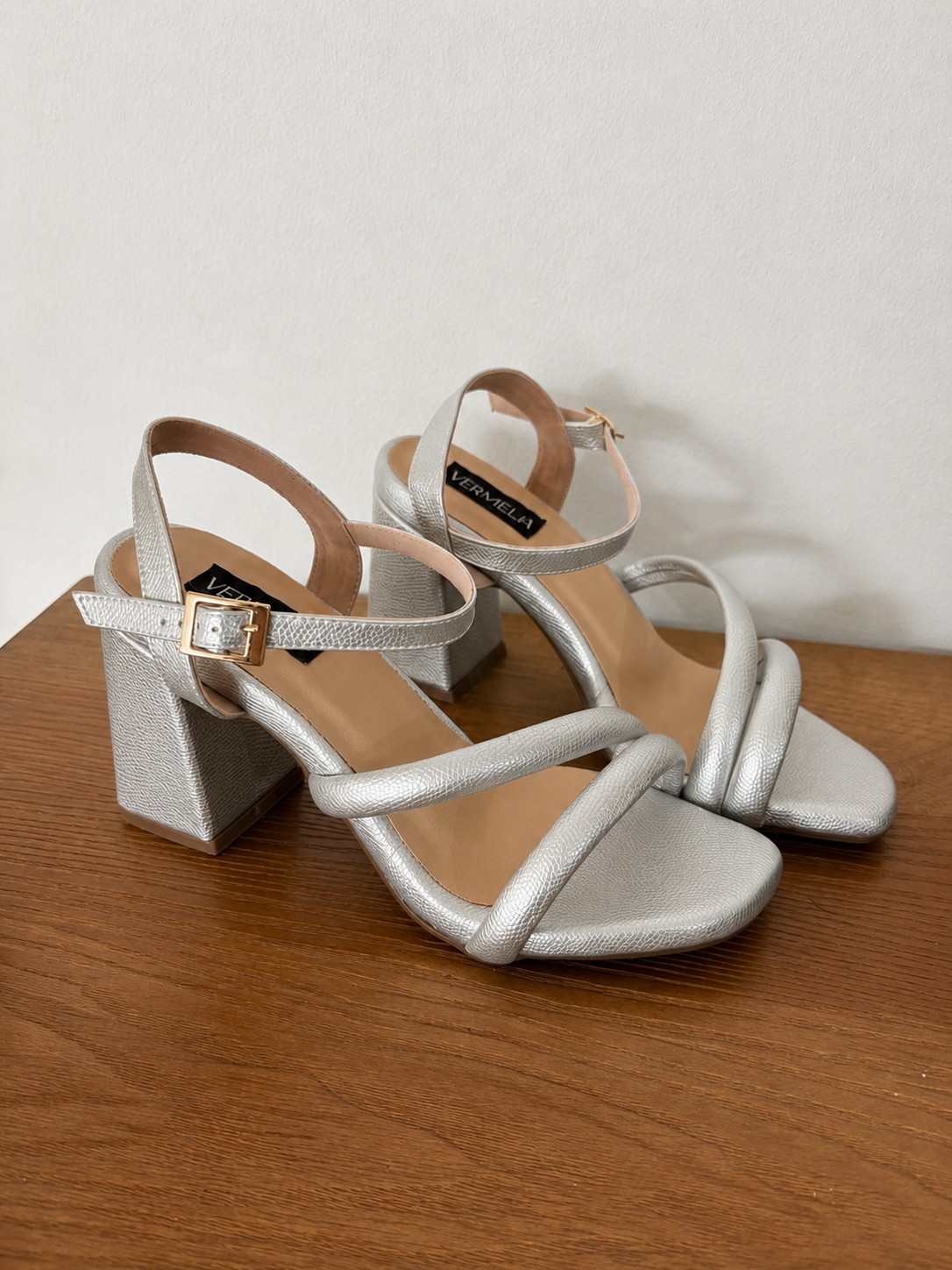 Tacones cruzados plateado mate - Imagen 2